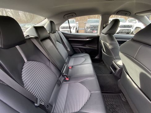 Used 2023 Toyota Camry SE image 32