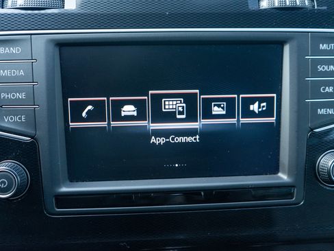 Used 2017 Volkswagen GTI SE image 15