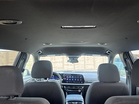 Used 2025 Chevrolet Traverse LT AWD/4WD image 38