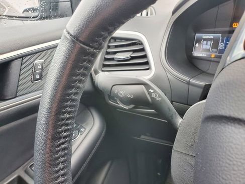 Used 2024 Ford Edge SEL w/ Convenience Package image 15