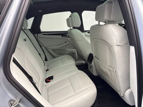 Certified 2024 Porsche Macan Turbo AWD/4WD image 24