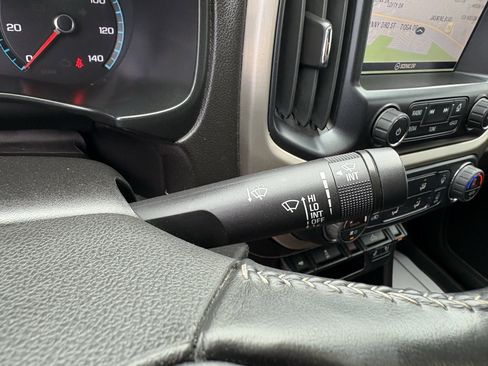 Used 2018 GMC Canyon Denali image 34