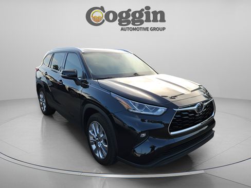 Used 2020 Toyota Highlander Limited FWD image 6