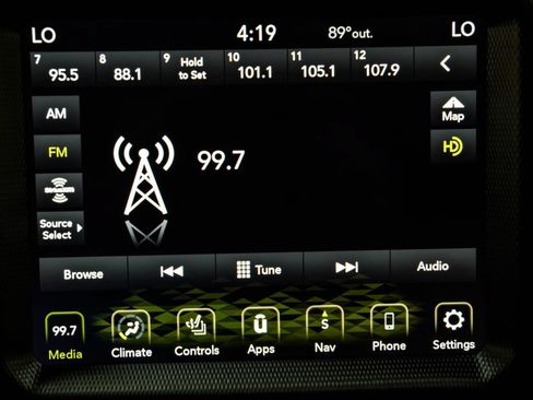 Used 2022 Jeep Wrangler Unlimited Sahara w/ Cold Weather Group AWD/4WD image 30