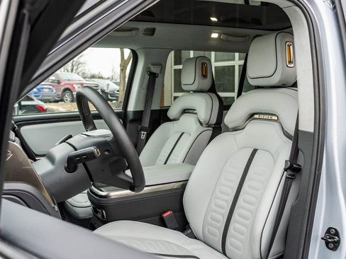 Used 2024 Rivian R1S Adventure image 7