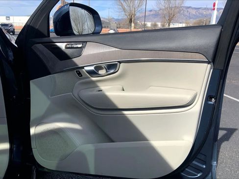 Used 2023 Volvo XC90 T8 Ultimate w/ Lounge Package image 23