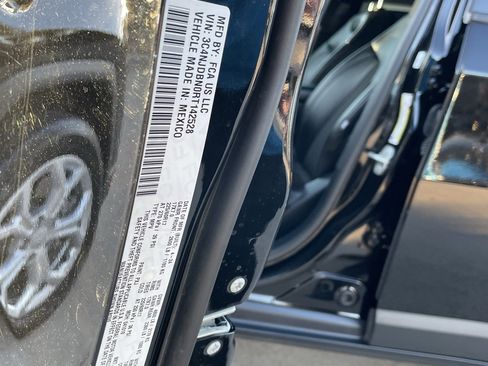 Used 2024 Jeep Compass Latitude image 27