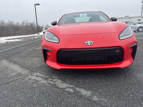 New 2026 Toyota GR86 Premium image 2