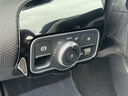 Used 2023 Mercedes-Benz CLA 250 w/ Premium Package image 28