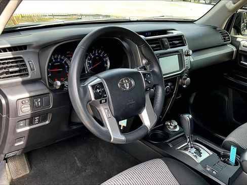 Used 2018 Toyota 4Runner SR5 image 17