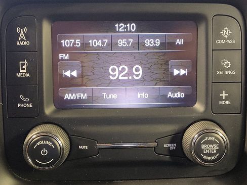 Used 2018 Jeep Compass Latitude AWD/4WD image 25