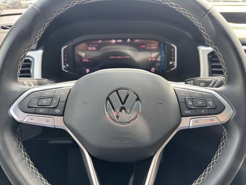 Certified 2023 Volkswagen Atlas Cross Sport SE w/ Panoramic Sunroof Package AWD/4WD image 17