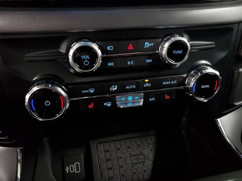 New 2025 Ford F150 XLT w/ Equipment Group 302A MID image 18