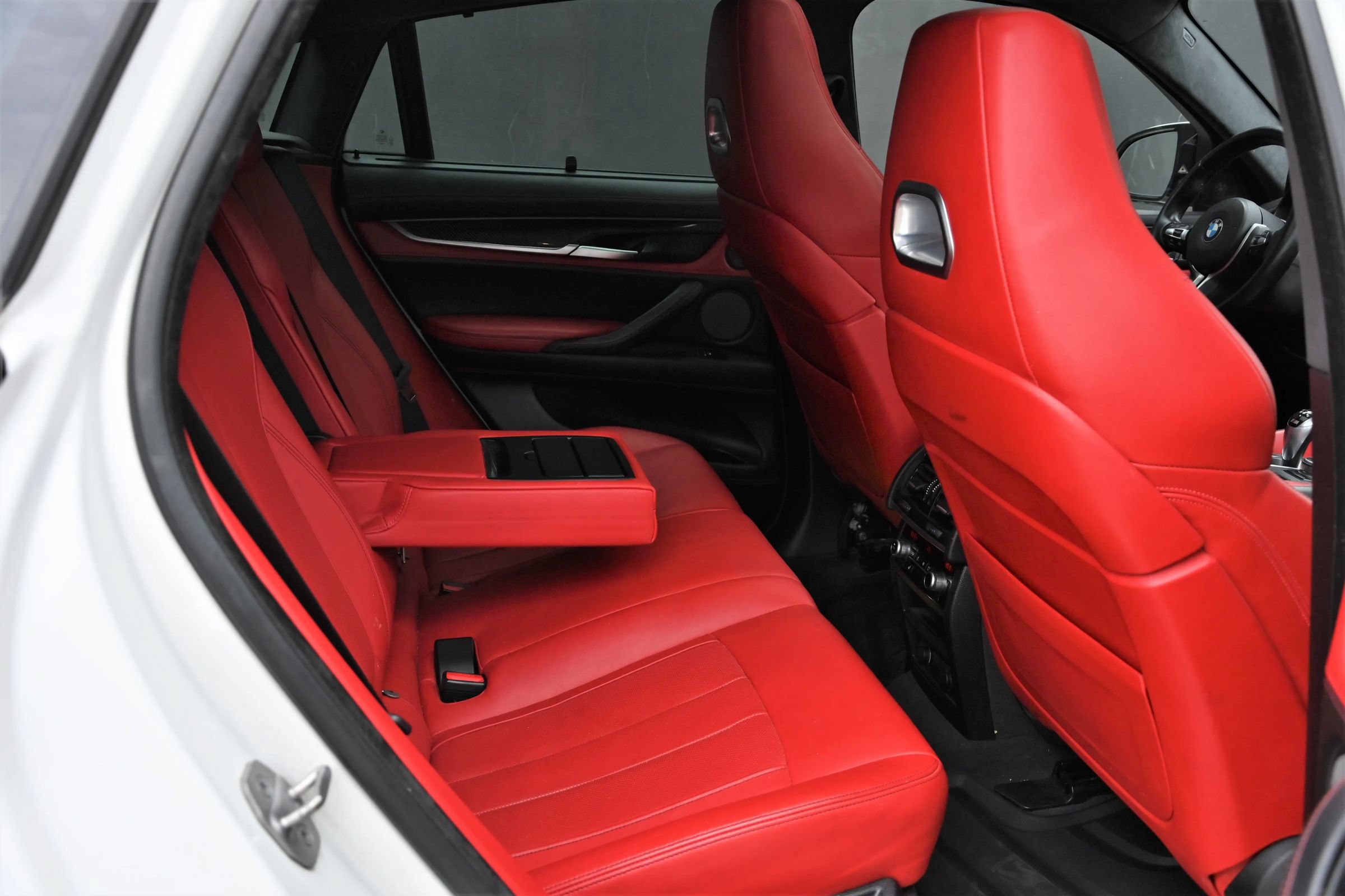 Used 2018 BMW X6 M AWD/4WD image 27