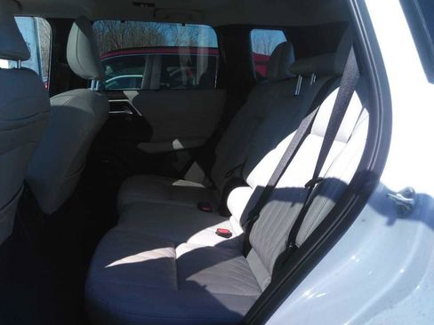 Used 2025 Mitsubishi Outlander SEL AWD/4WD image 5