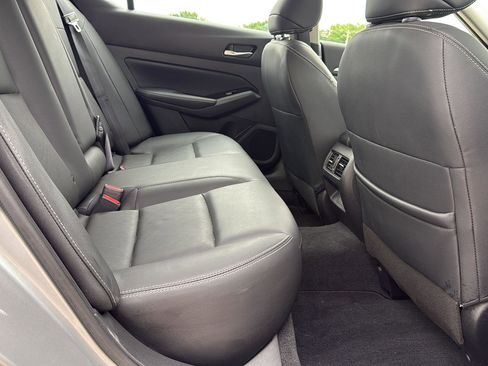 Used 2023 Nissan Altima 2.5 SL FWD image 41