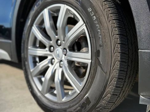 Used 2020 Cadillac XT4 Premium Luxury w/ Cold Weather Package AWD/4WD image 8