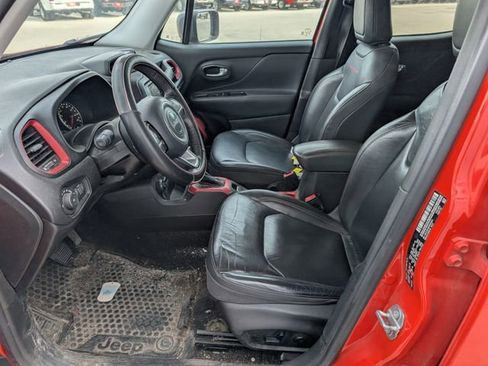 Used 2017 Jeep Renegade Trailhawk w/ Premium Trailhawk Package image 2