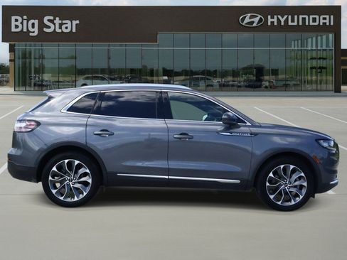 Used 2022 Lincoln Nautilus Reserve w/ Luxury Package FWD image 5