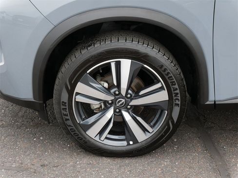 Used 2023 Nissan Rogue SL image 9