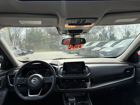 Used 2021 Nissan Rogue SV w/ Premium Package image 6