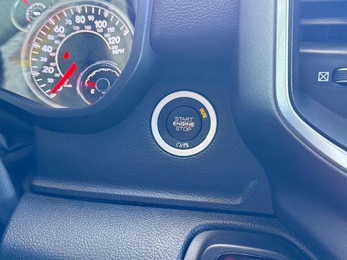Used 2019 RAM 1500 Big Horn AWD/4WD image 25