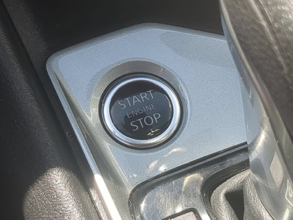 Used 2025 Nissan Altima 2.5 SV FWD image 19