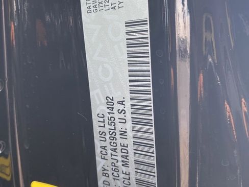 Used 2025 Jeep Gladiator Sport image 41