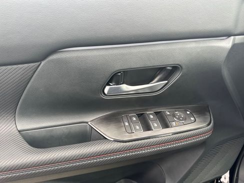 New 2026 Nissan Kicks SR image 8