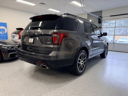 Used 2017 Ford Explorer Sport w/ Equipment Group 401A image 9