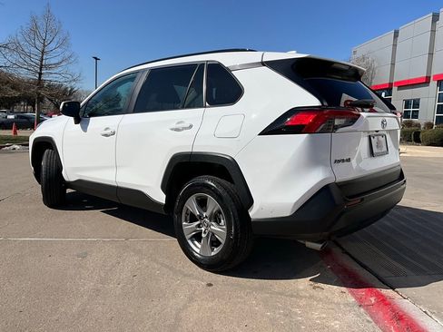 Used 2025 Toyota RAV4 XLE image 8