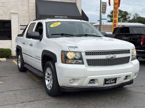 Used 2011 Chevrolet Avalanche LTZ AWD/4WD image 14
