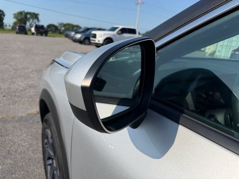 Used 2024 Nissan Rogue SV FWD image 13