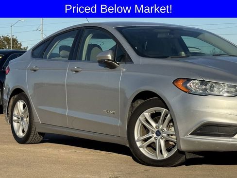 Used 2018 Ford Fusion S image 3