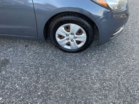 Used 2016 Kia Forte LX FWD image 11