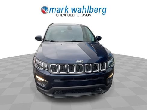 Used 2019 Jeep Compass Latitude image 3
