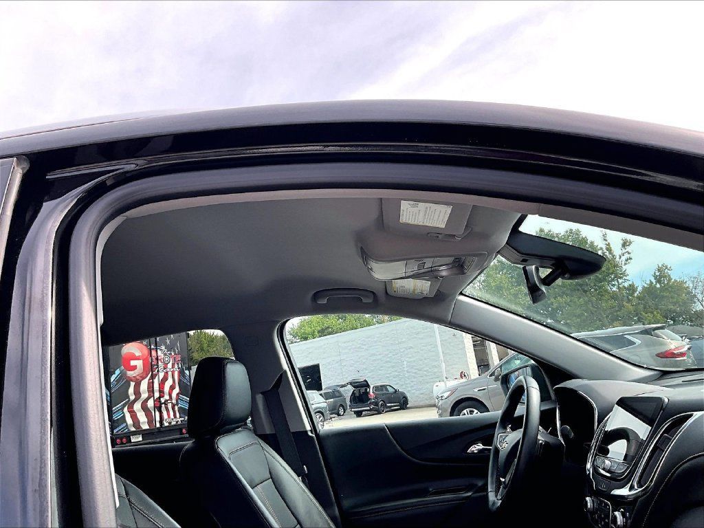 Used 2023 Chevrolet Equinox Premier AWD/4WD image 22