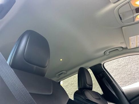 Used 2020 Jeep Cherokee Latitude Plus AWD/4WD image 19