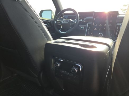 New 2026 GMC Yukon Elevation w/ Elevation Premium Package AWD/4WD image 30