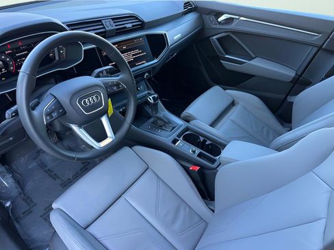 Used 2025 Audi Q3 2.0T Premium w/ Black Optic Sport Package image 16