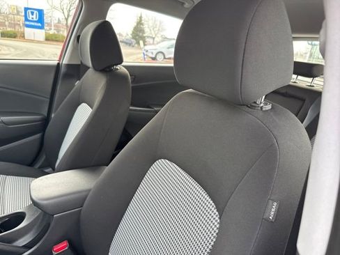 Used 2023 Hyundai Kona SE image 12