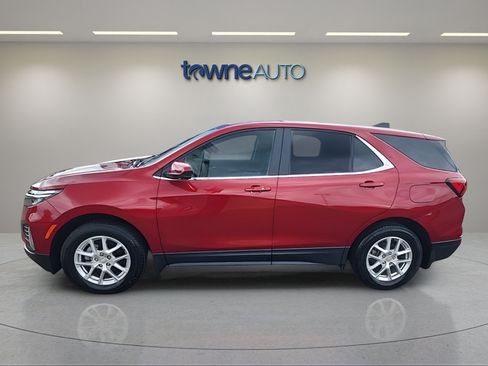 Used 2024 Chevrolet Equinox LT AWD/4WD image 2