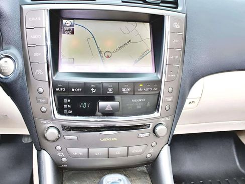 Used 2010 Lexus IS 350C image 19