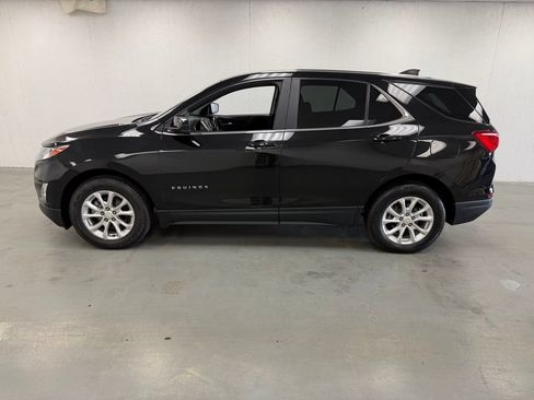 Used 2021 Chevrolet Equinox LT FWD image 2