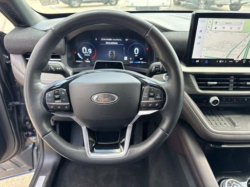 Used 2025 Ford Explorer Platinum w/ LUX Leather Package AWD/4WD image 26
