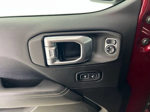 Used 2021 Jeep Wrangler Unlimited Sahara AWD/4WD image 20