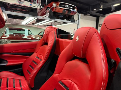 Used 2021 Ferrari F8 Tributo RWD image 36