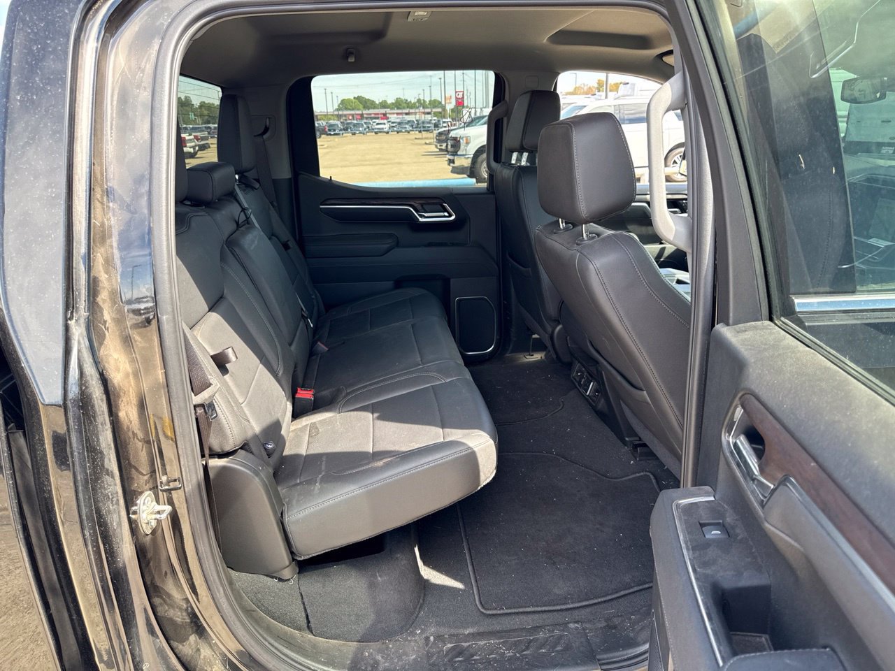 Used 2025 GMC Sierra 1500 SLT AWD/4WD image 11