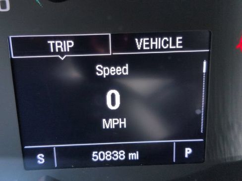 Used 2019 Chevrolet Trax LT w/ LT Convenience Package FWD image 14
