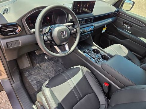 New 2026 Honda Pilot Touring image 11